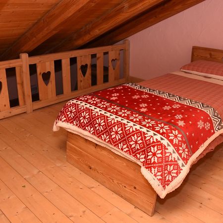 La Ferme Du Grand Paradis Cogne Room photo