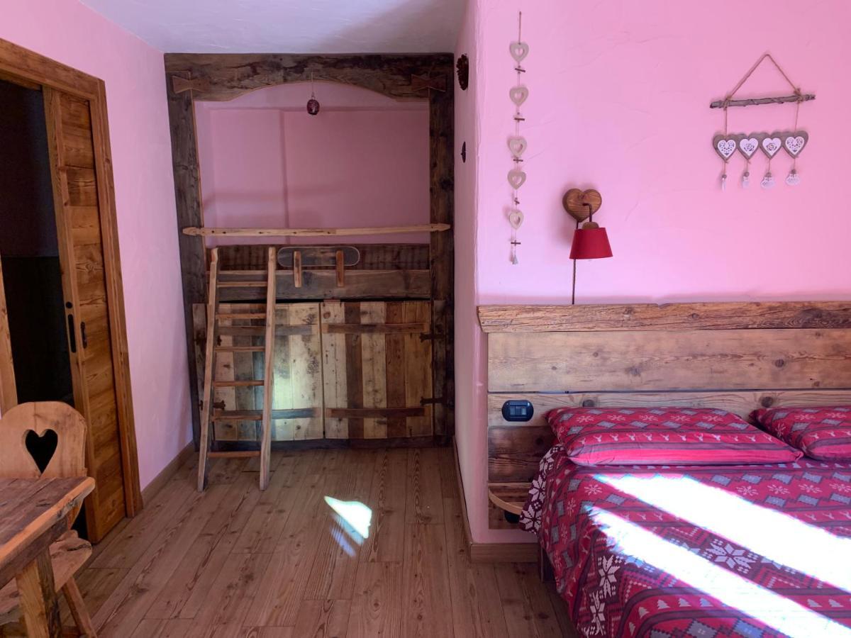 La Ferme Du Grand Paradis Cogne Room photo