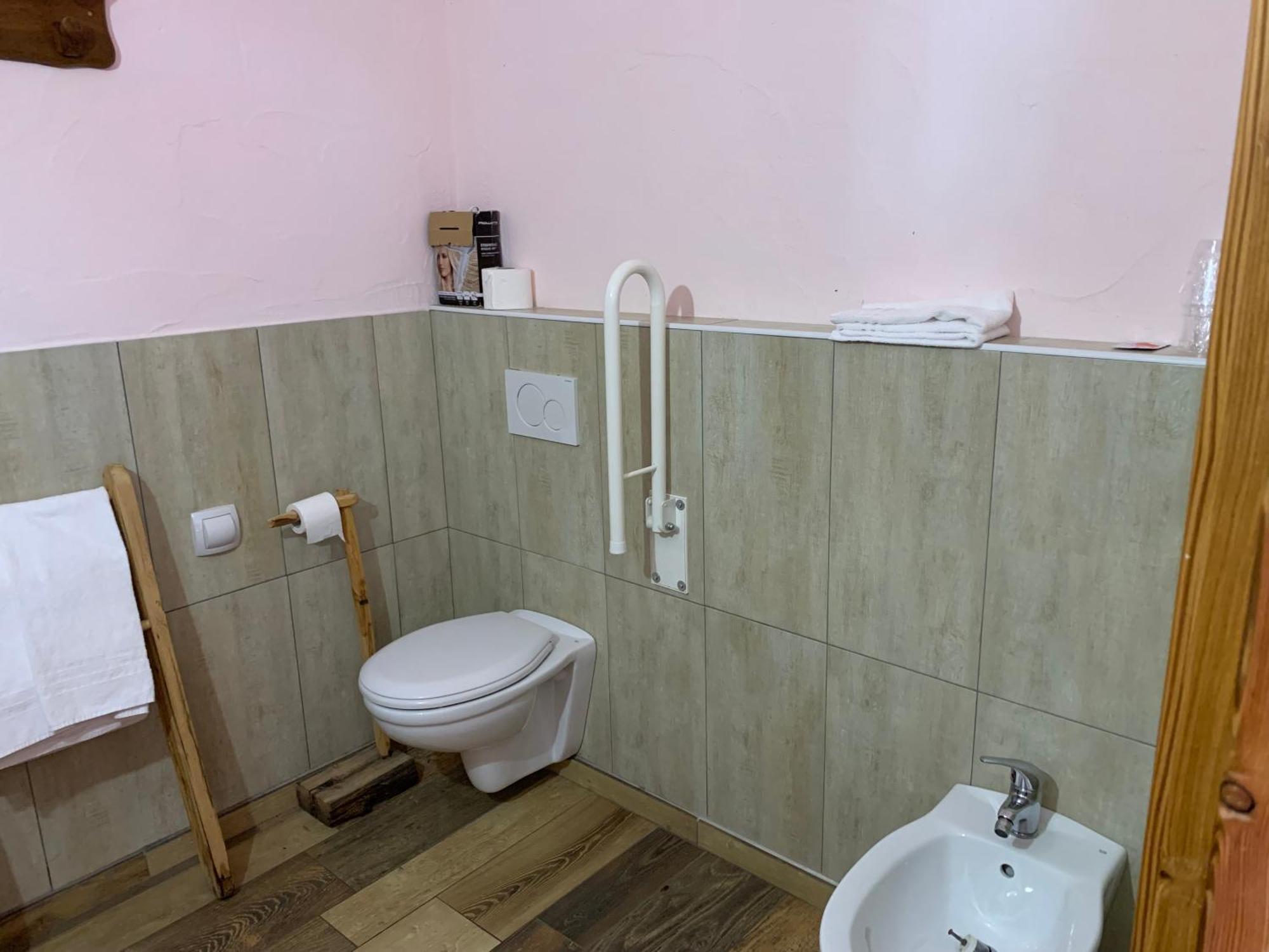 La Ferme Du Grand Paradis Cogne Room photo