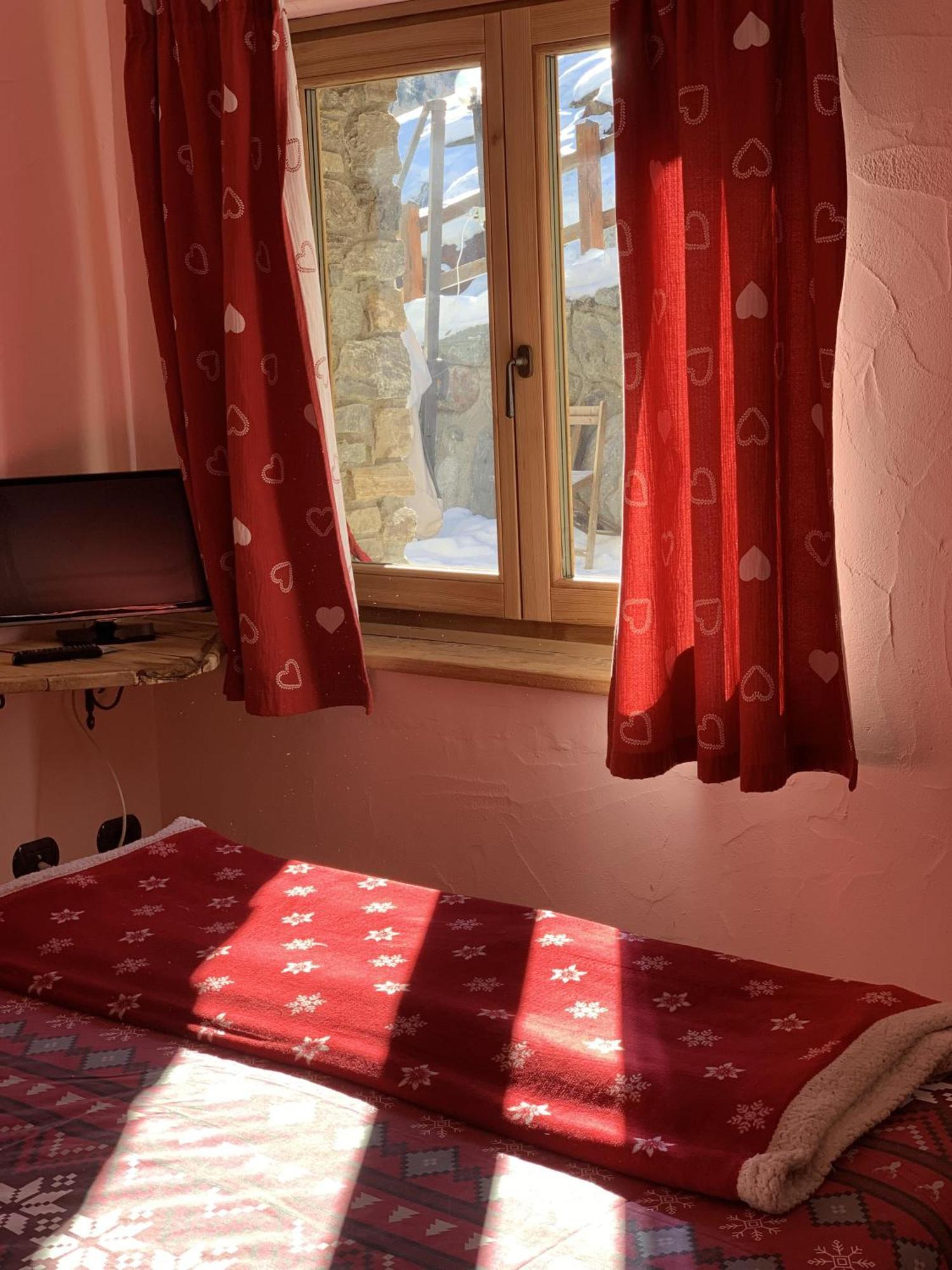 La Ferme Du Grand Paradis Cogne Room photo